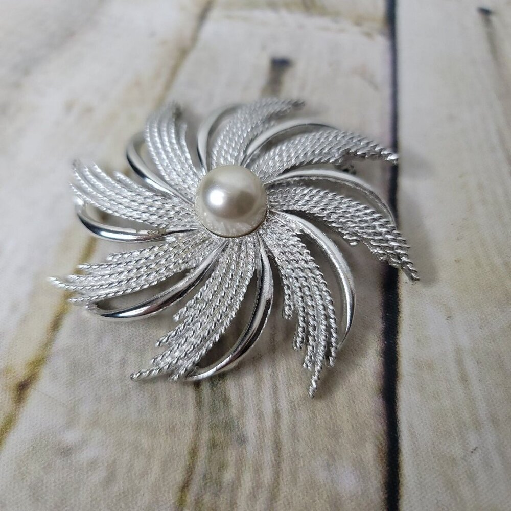 Vintage Sarah Coventry Silver Tone Star Burst Brooch 2.75"